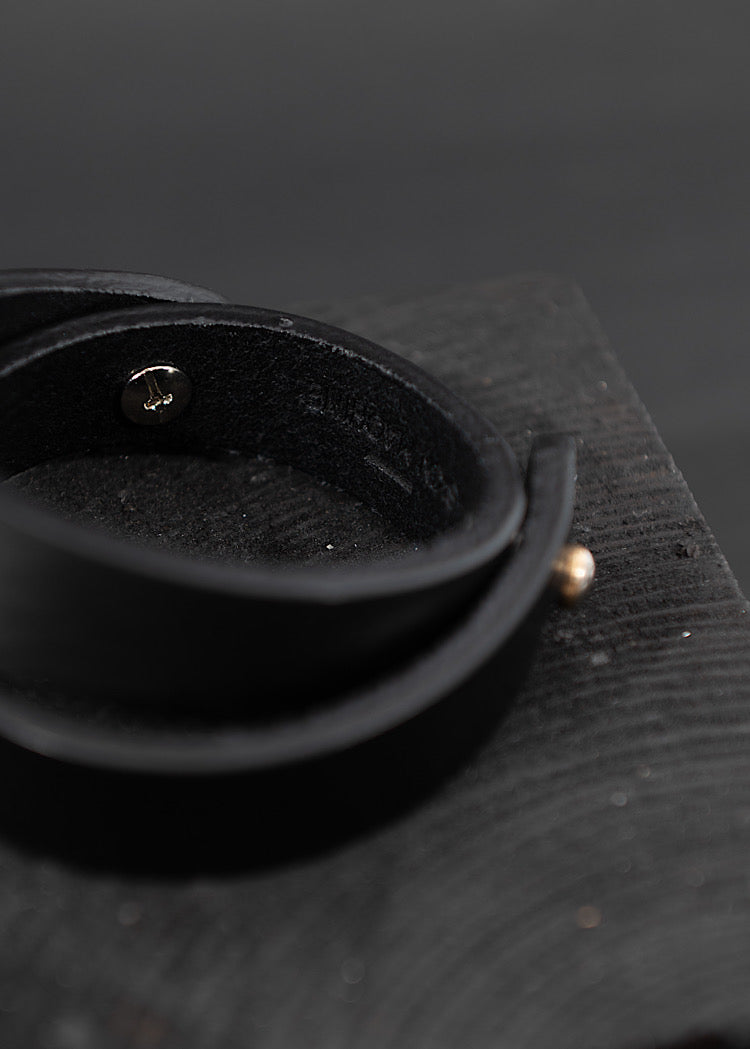 SKIN MACHINE FEARLESS CUFF