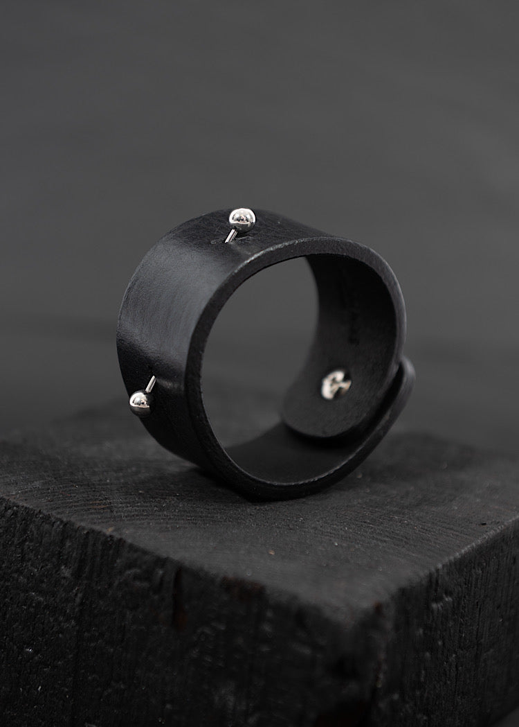 SKIN MACHINE THRU SKIN CUFF