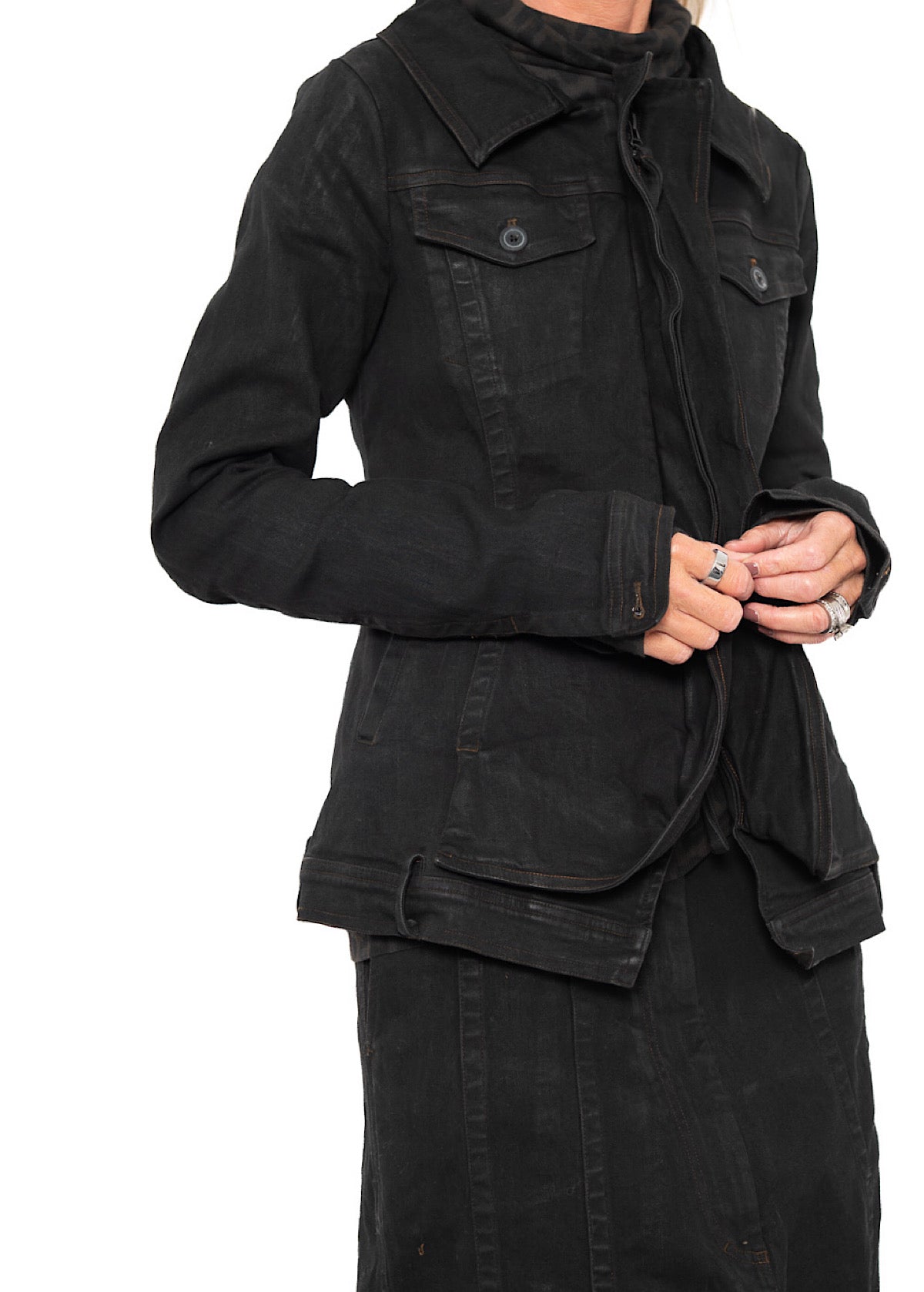 FITTED STRETCH DENIM JACKET