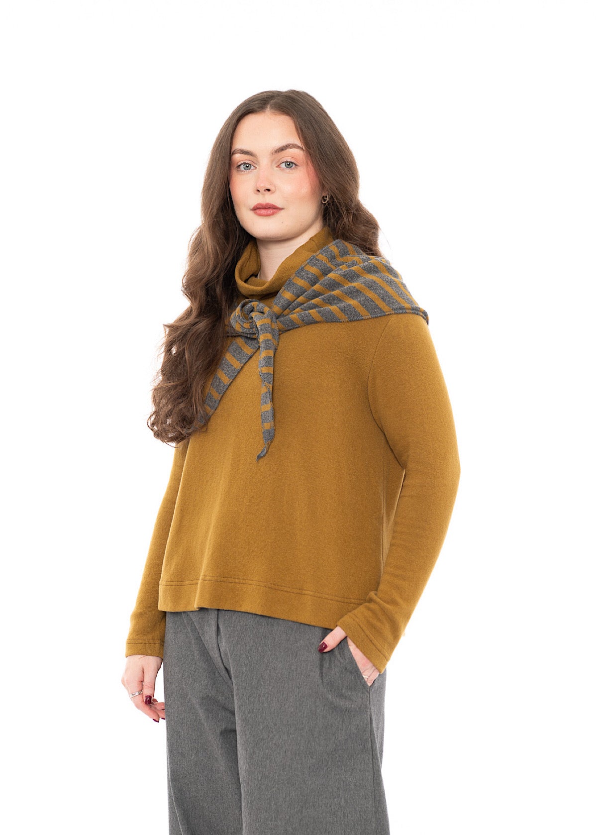 WIDE-STRIPE TRIANGLE TIPPY NECKERCHIEF