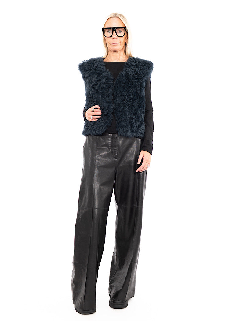 DOM GOOR CURLY SHORT GILET