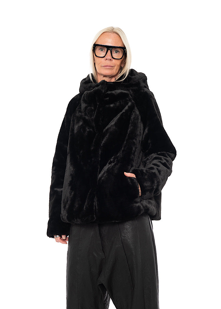CROPPED HOODED FAUX FUR JACKET