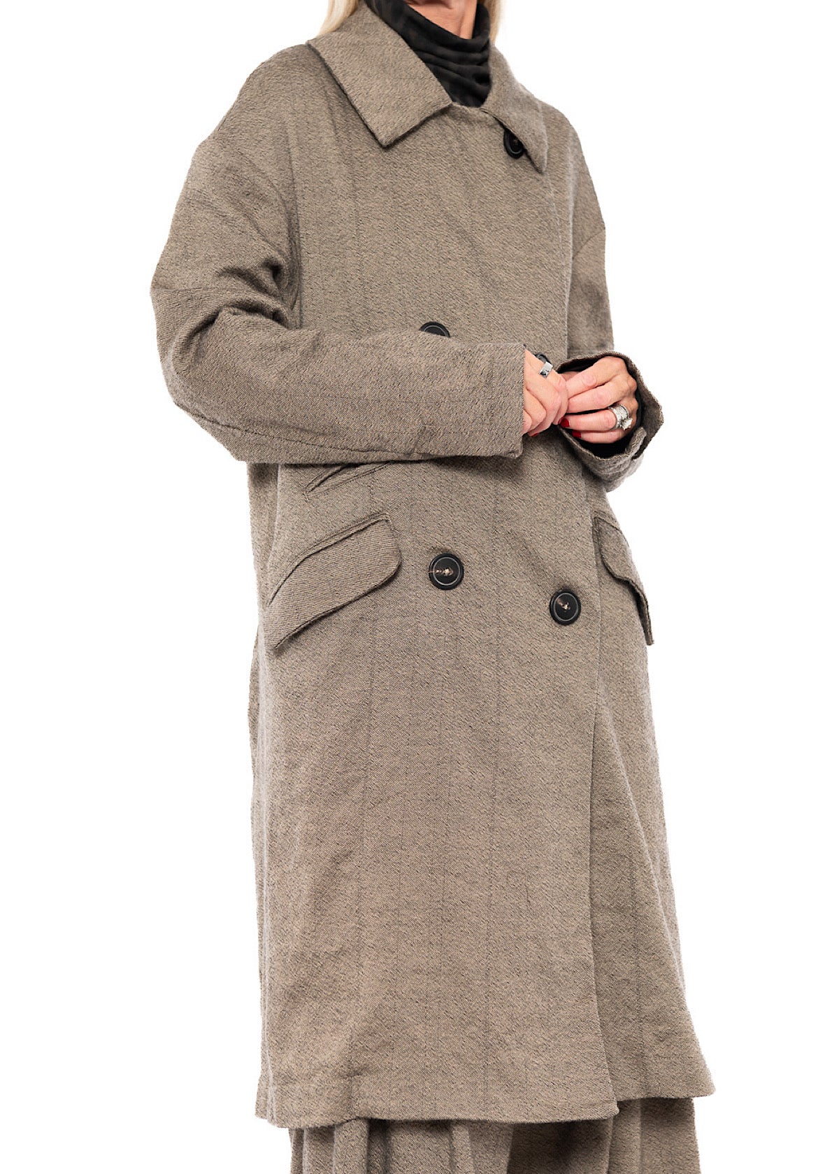 DOUBLE-BREASTED PINSTRIPE WOOL COAT