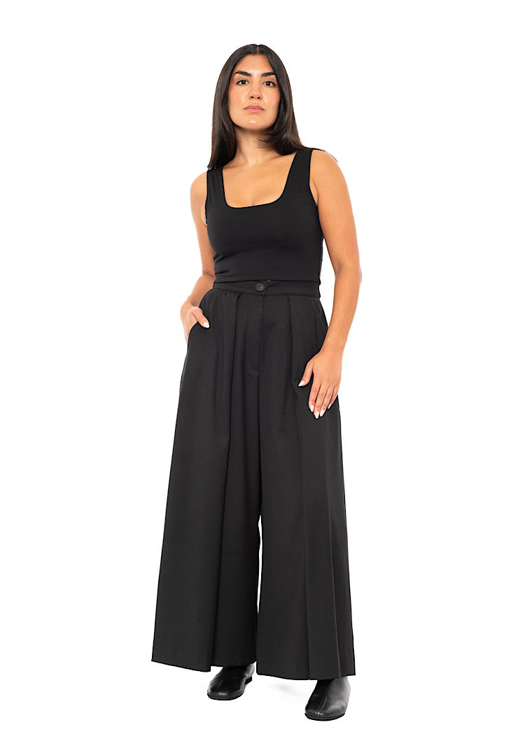 PLEATED WIDE LEG TROUSER