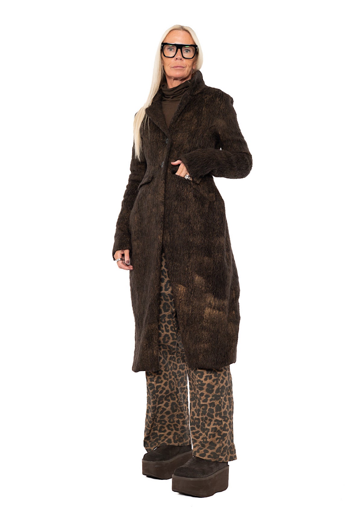 SCULPTED LONG-HAIR WOOL COAT