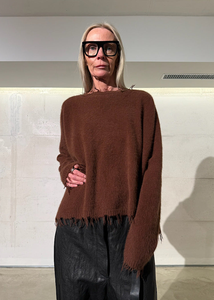 RELAXED FRAYED KNIT PULLOVER *TERRACOTTA* (Shown in HENNA)