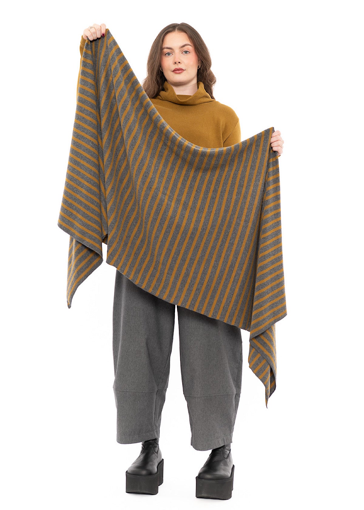 SIGNATURE STRIPED SEGOVIA SCARF
