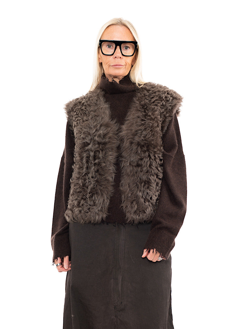 DOM GOOR CURLY SHORT GILET