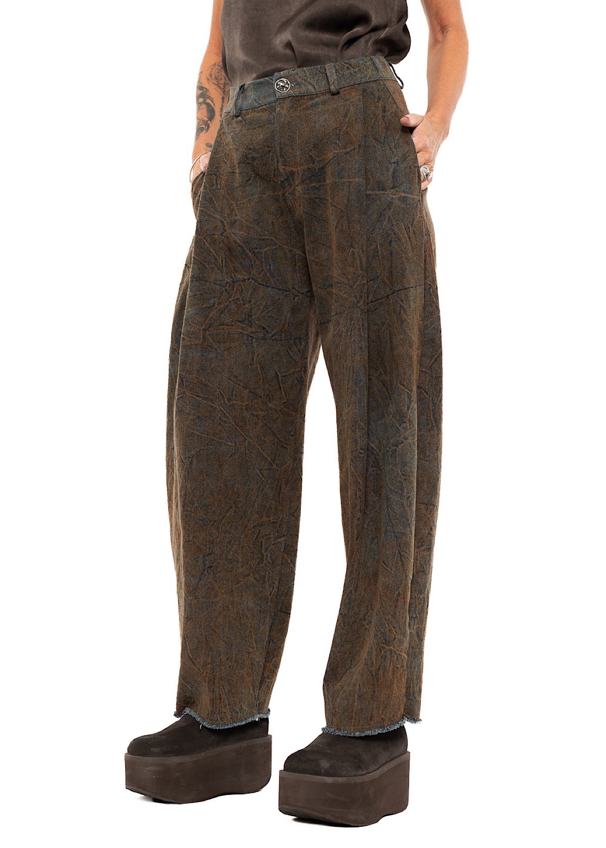 STONE-WASHED DENIM BANANA-LEG TROUSER