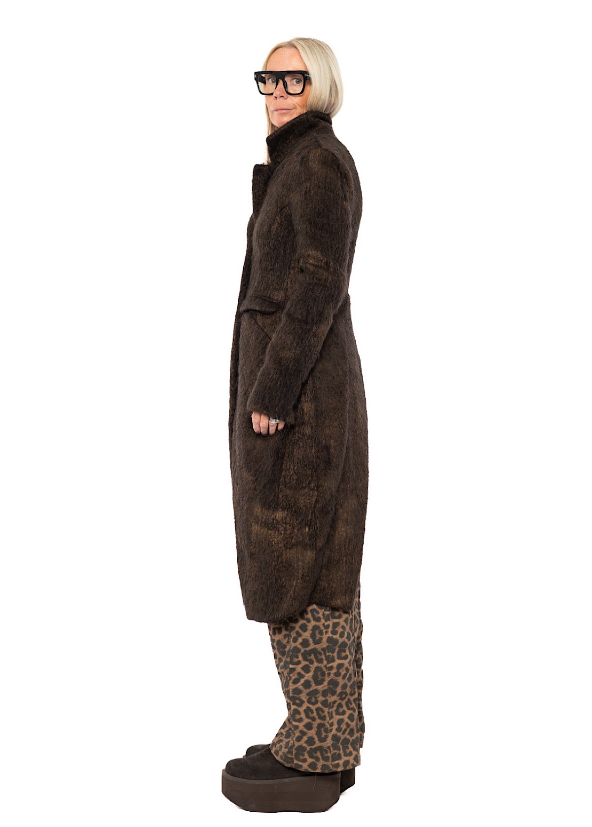 SCULPTED LONG-HAIR WOOL COAT