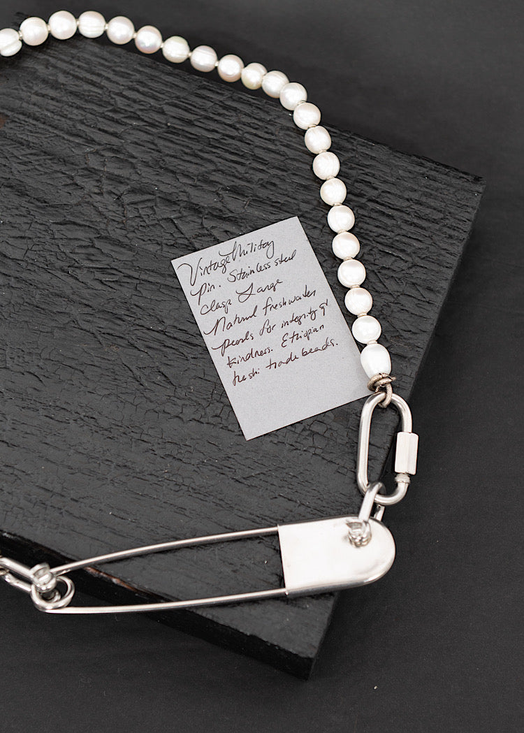 MYA LAMBRECHT NECKLACE