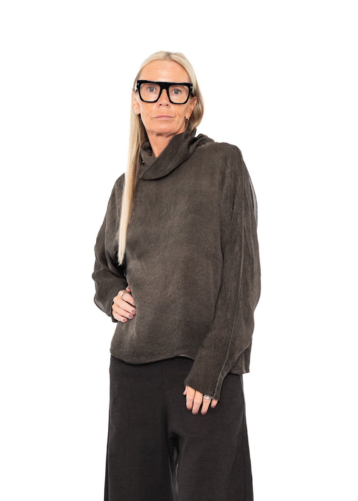 RELAXED HIGH NECKLINE TOP
