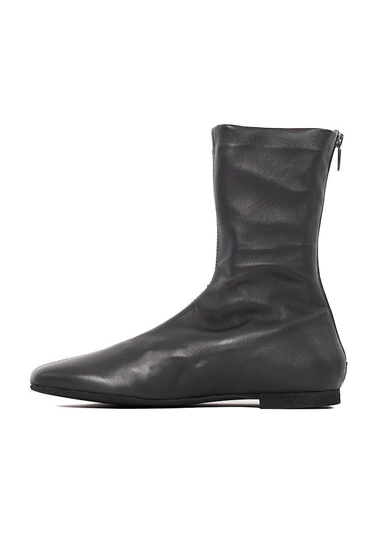 SHORT STRETCH LEATHER BOOT