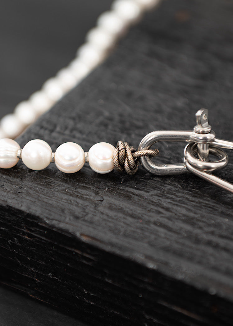 MYA LAMBRECHT NECKLACE