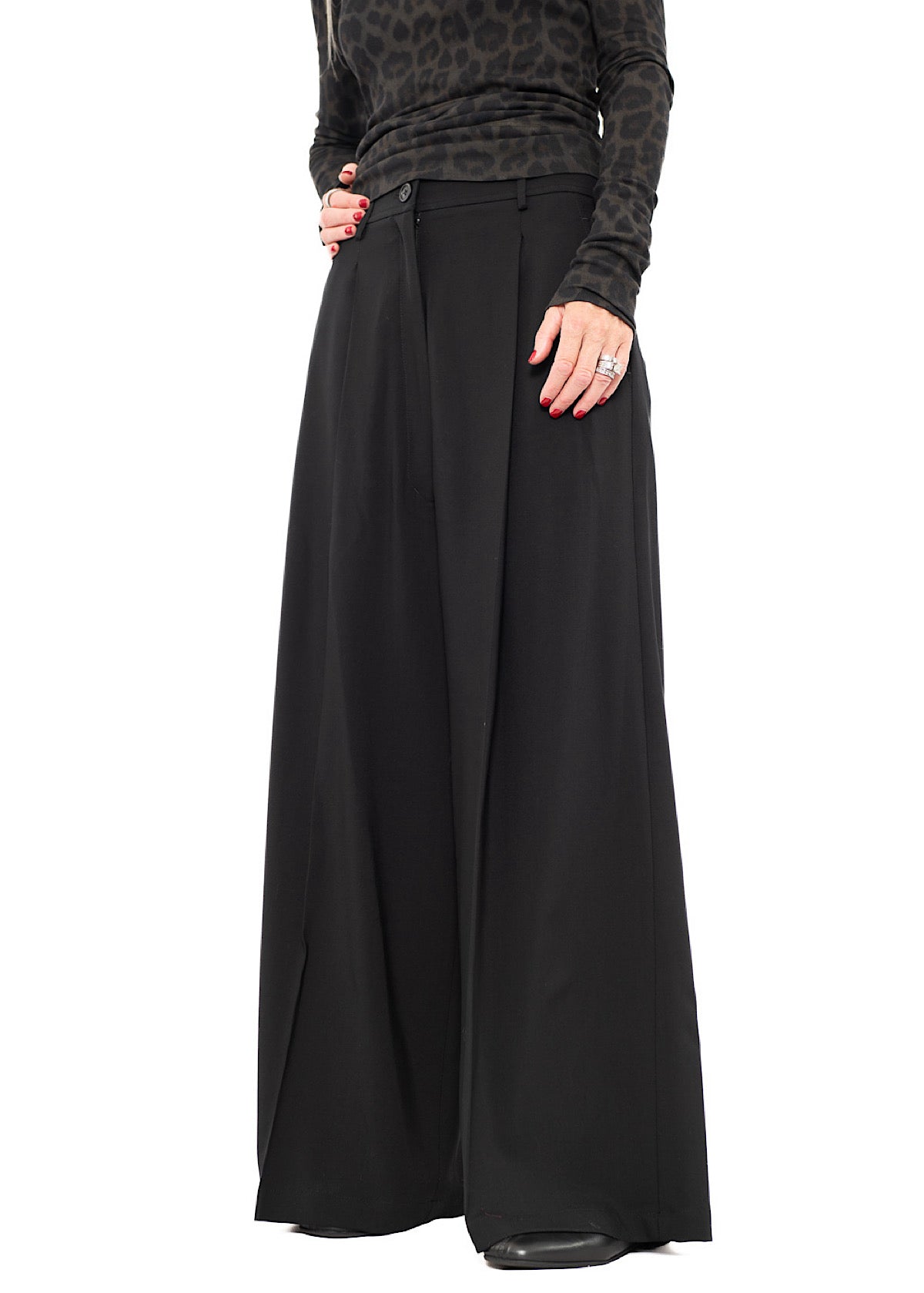 SIGNATURE WIDE-LEG TAILORED TROUSER