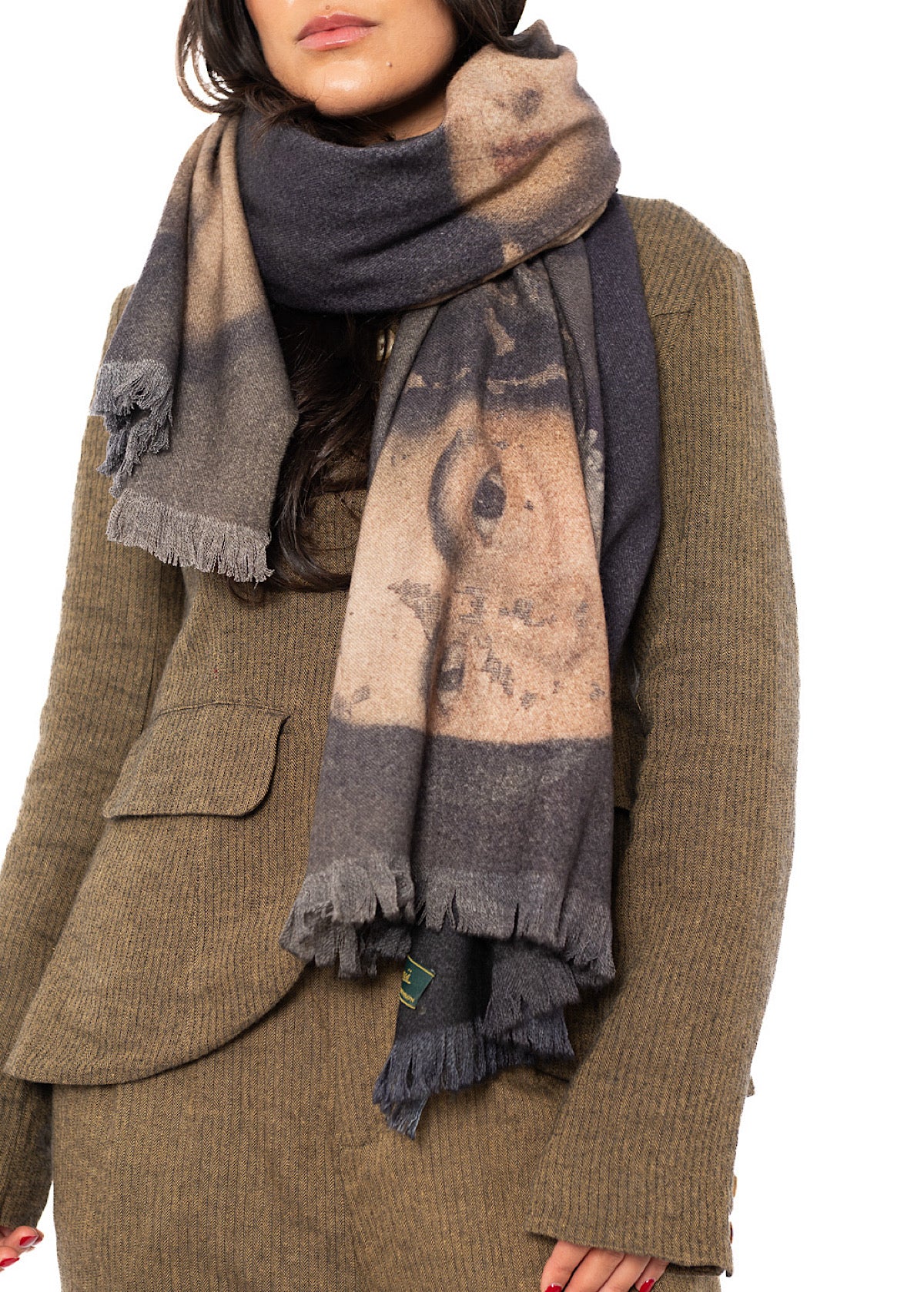 PORTRAIT PRINTED WOOL SCARF