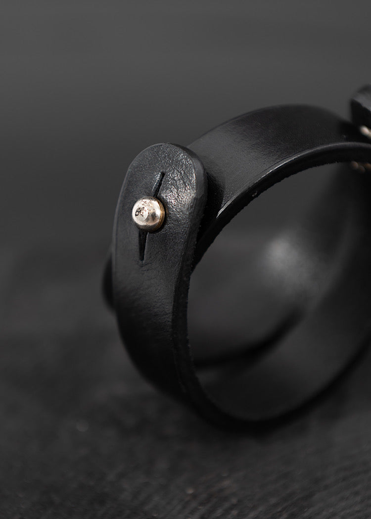 SKIN MACHINE FEARLESS CUFF