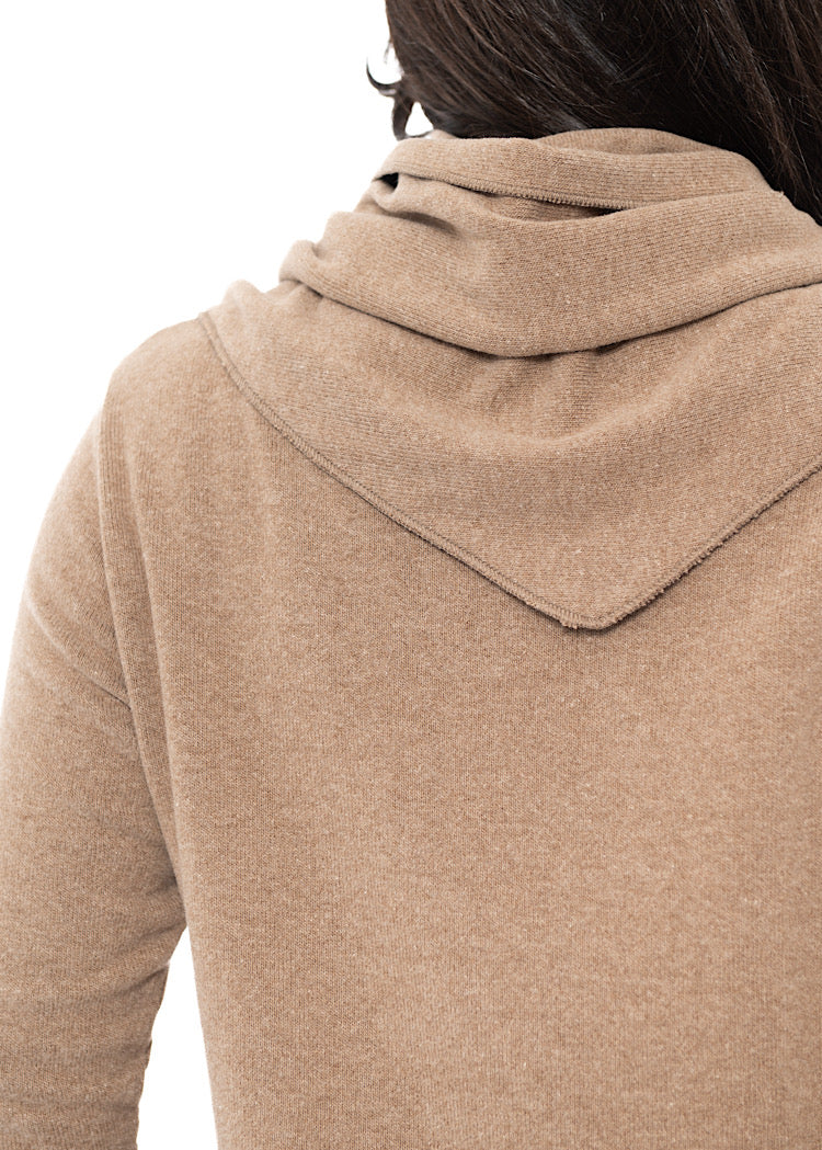 SOFT-KNIT TRIANGLE TIPPY NECKERCHIEF
