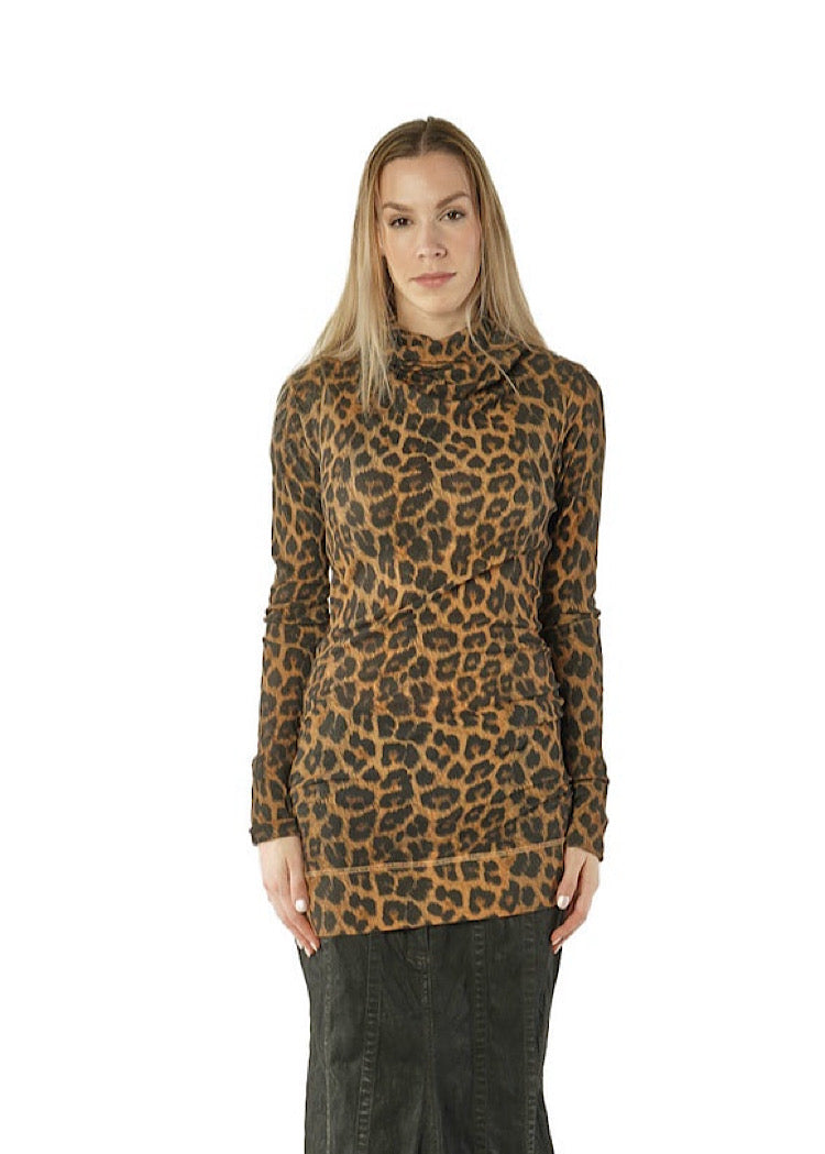 LEOPARD PRINT HIGH-NECK T-SHIRT
