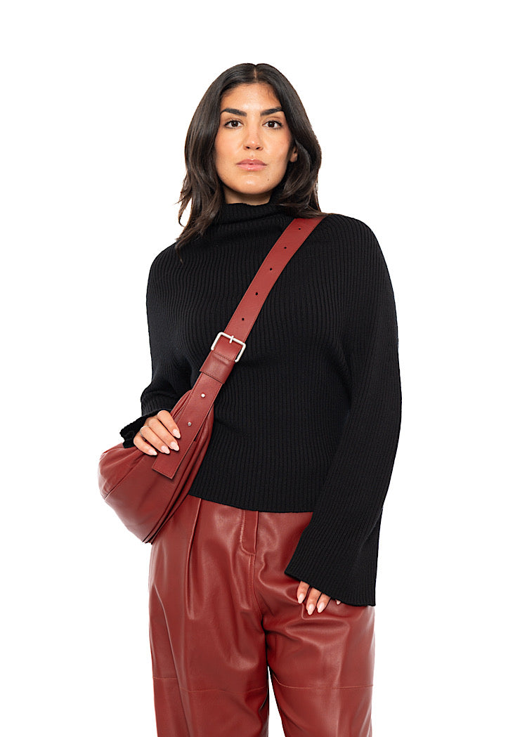 CROSSBODY LEATHER BAG