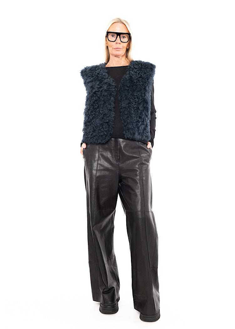 DOM GOOR CURLY SHORT GILET