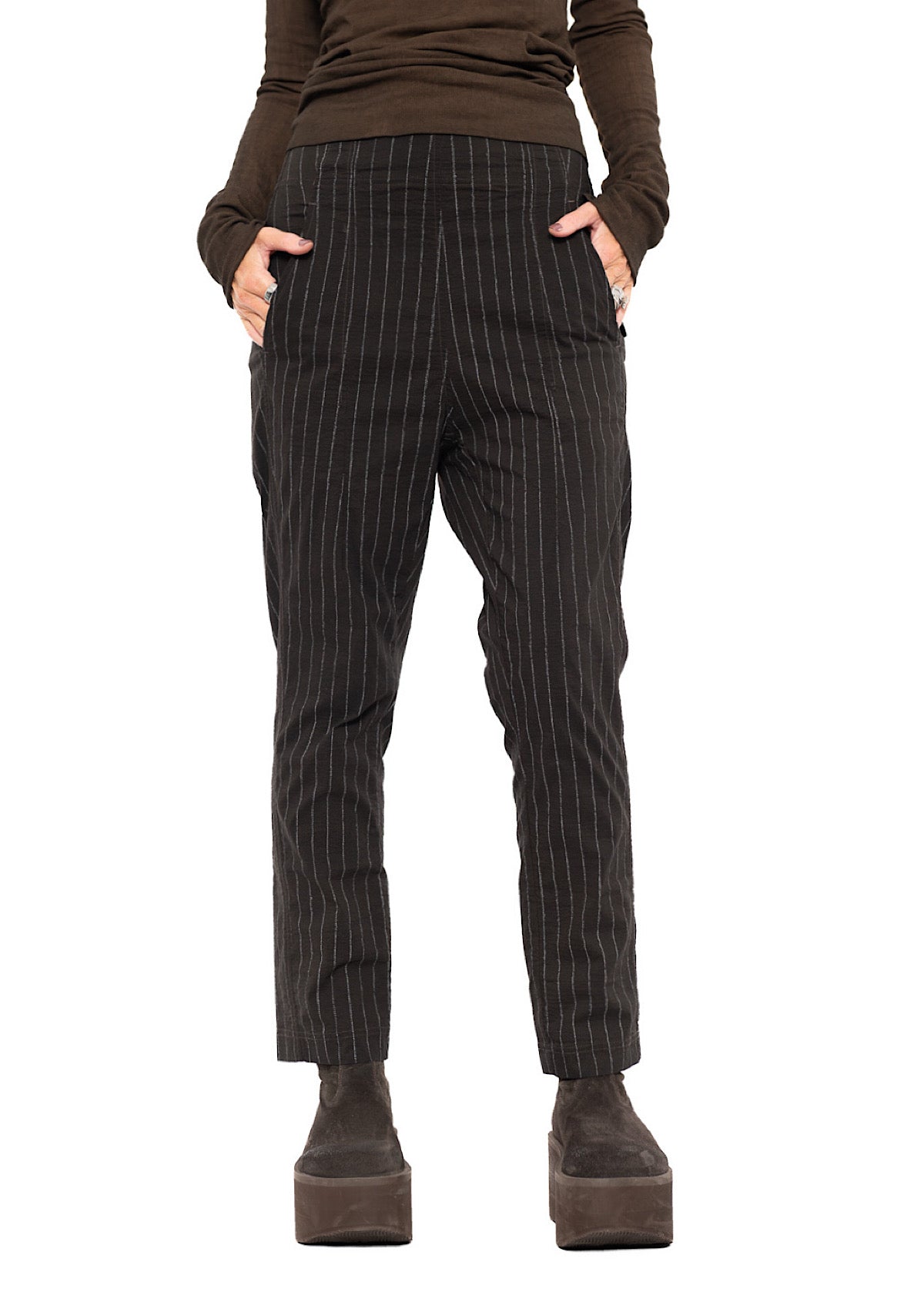 TAPERED PINSTRIPE STRETCH TROUSER