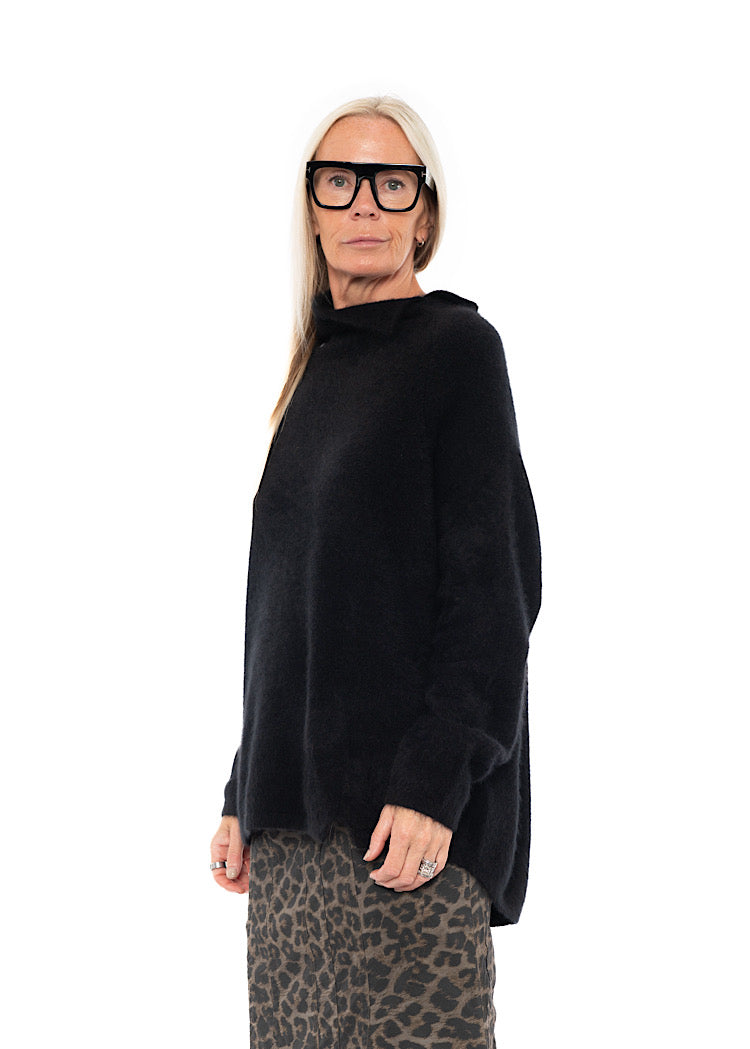 SIGNATURE RACCOON FUNNEL NECK KNIT