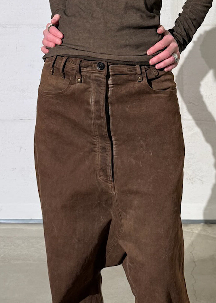 GARMENT-DYED WIDE-LEG DENIM TROUSER *DK DAKAR CLOUD* (SHOWN IN DAKAR CLOUD)