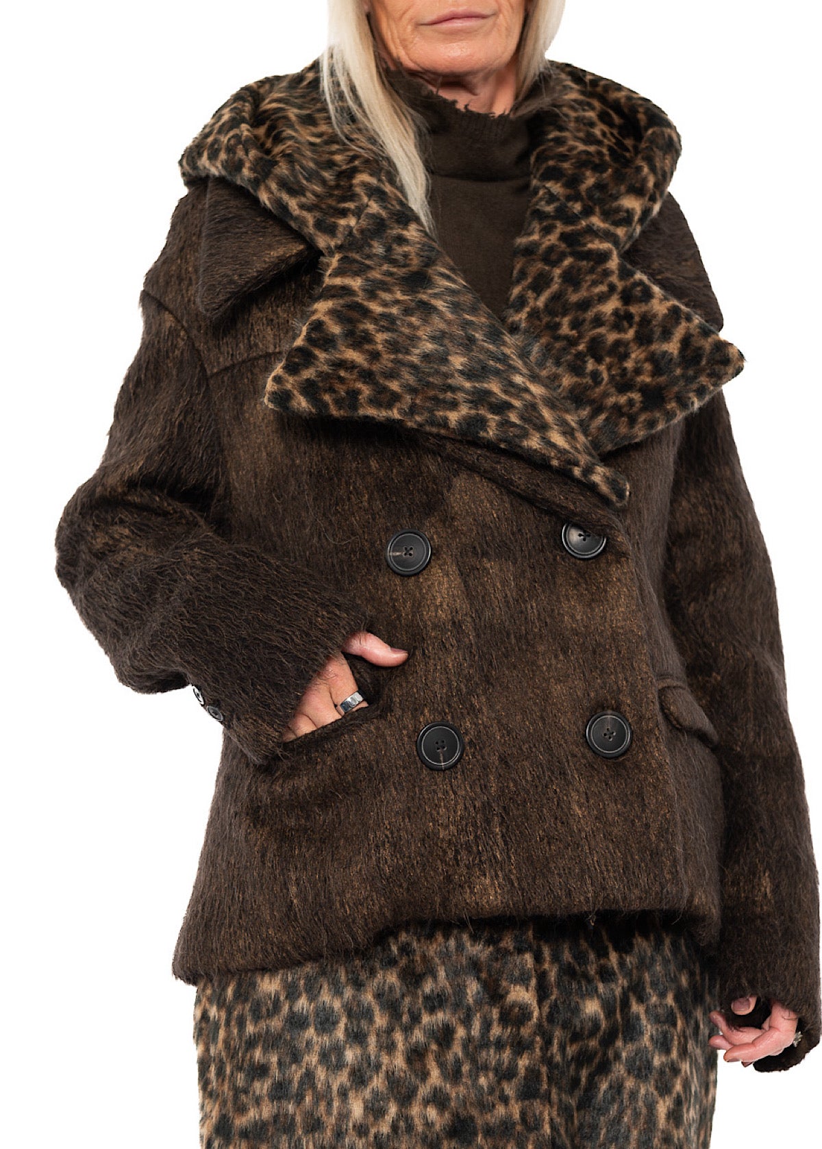 OVERSIZED LONG-HAIR WOOL JACKET WITH DETACHABLE LEOPARD COLLAR