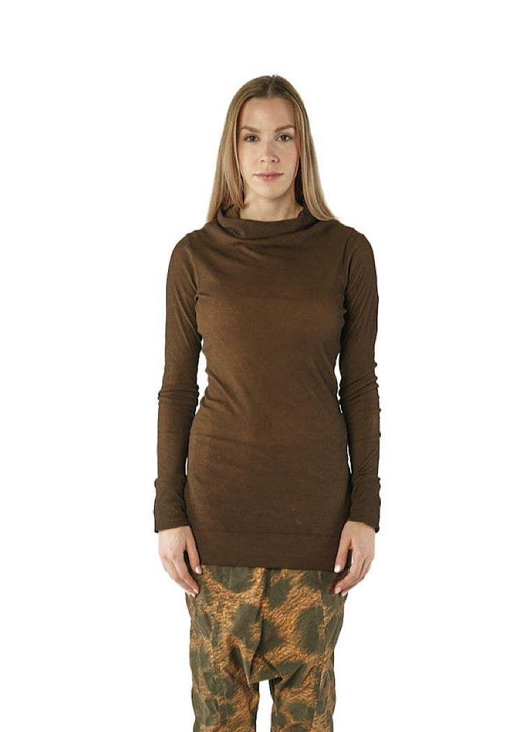 HIGH-NECK RIB JERSEY T-SHIRT *GINGER CLOUD* (SHOWN IN UMBRA CLOUD)