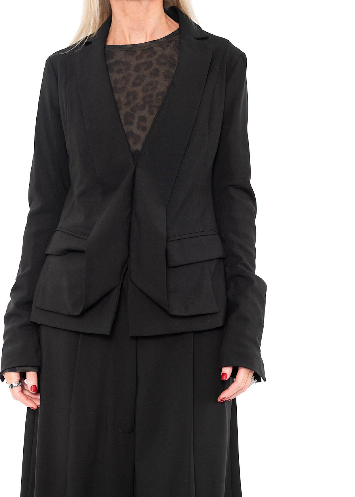 TAILORED WOOL BLAZER