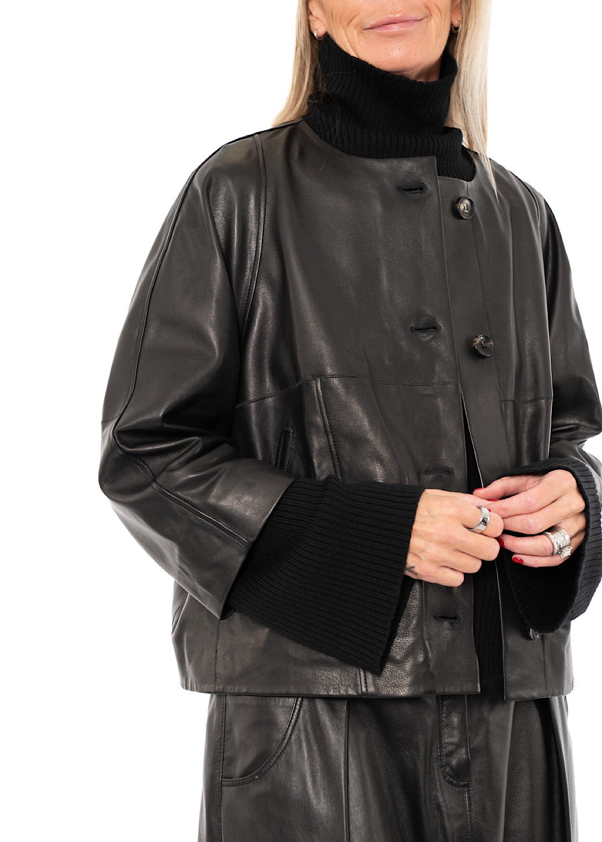 SIGNATURE LEATHER JACKET