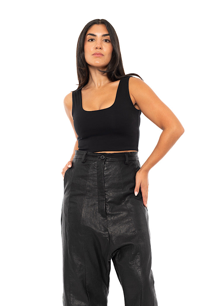 SLEEVELESS CROPPED LENGTH TOP