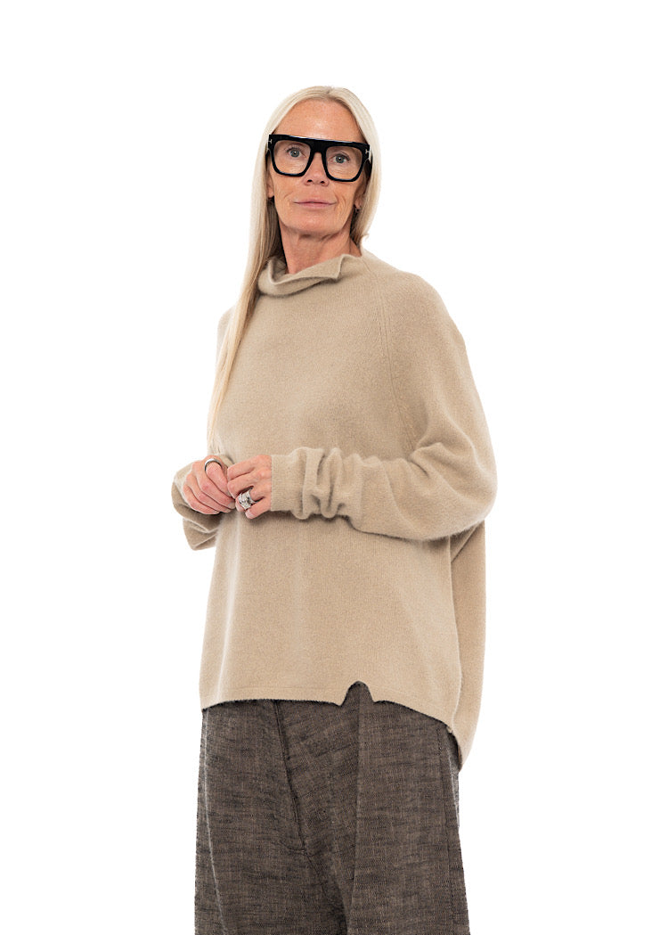 SIGNATURE RACCOON FUNNEL NECK KNIT