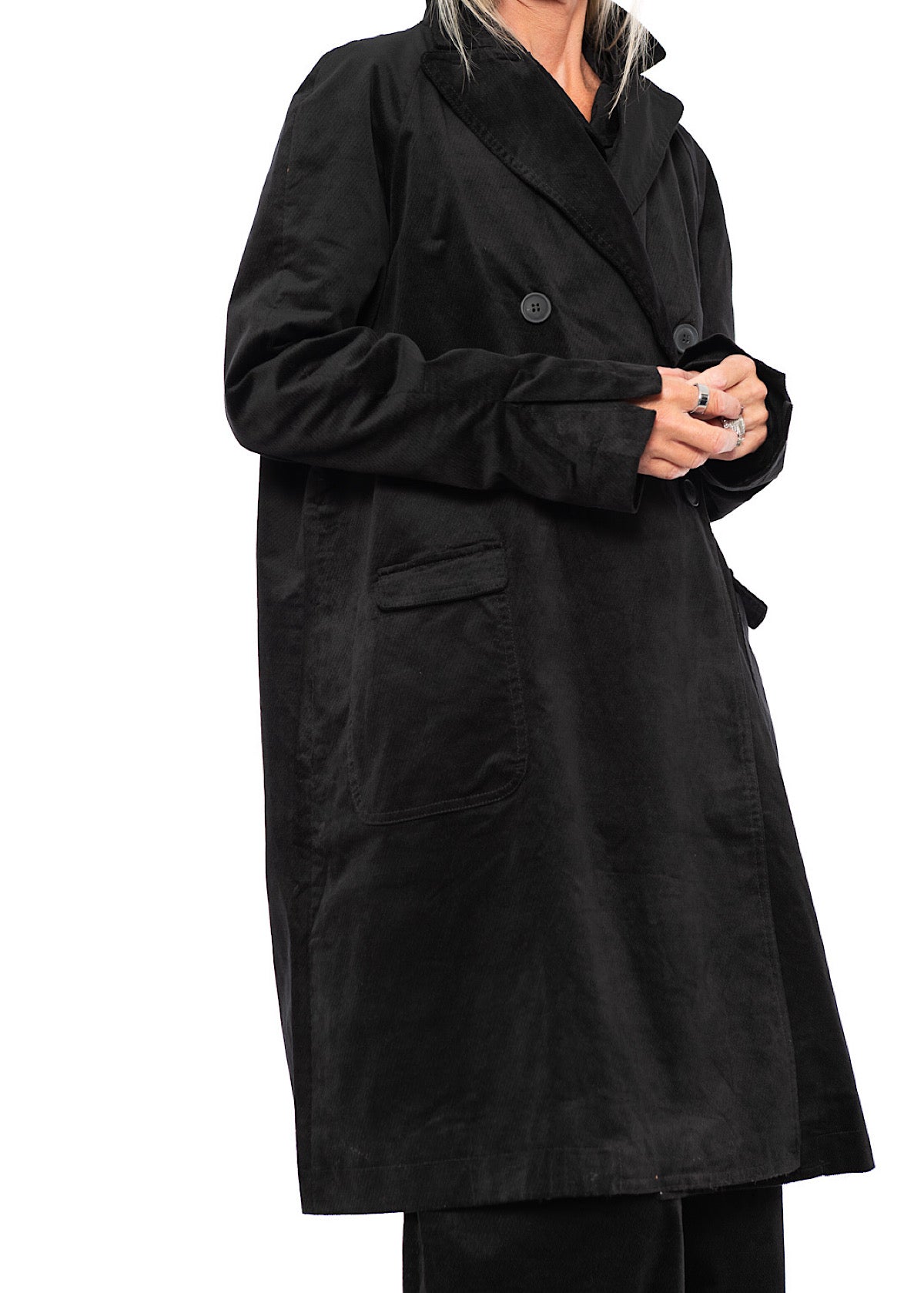 DOUBLE-BREASTED STRETCH-VELVET COAT