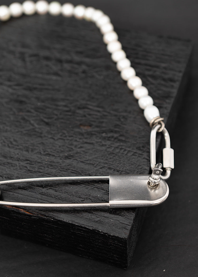 MYA LAMBRECHT NECKLACE