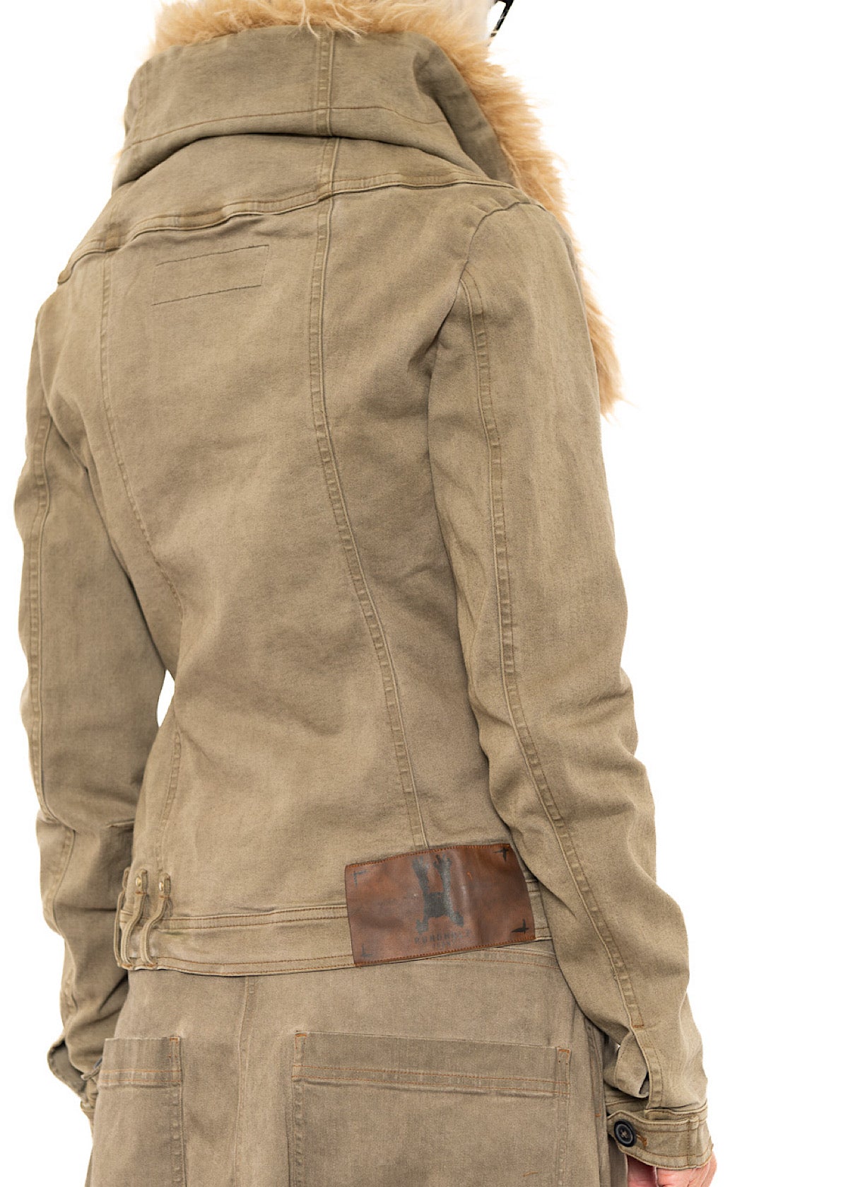 FITTED FAUX FUR-TRIM DENIM JACKET