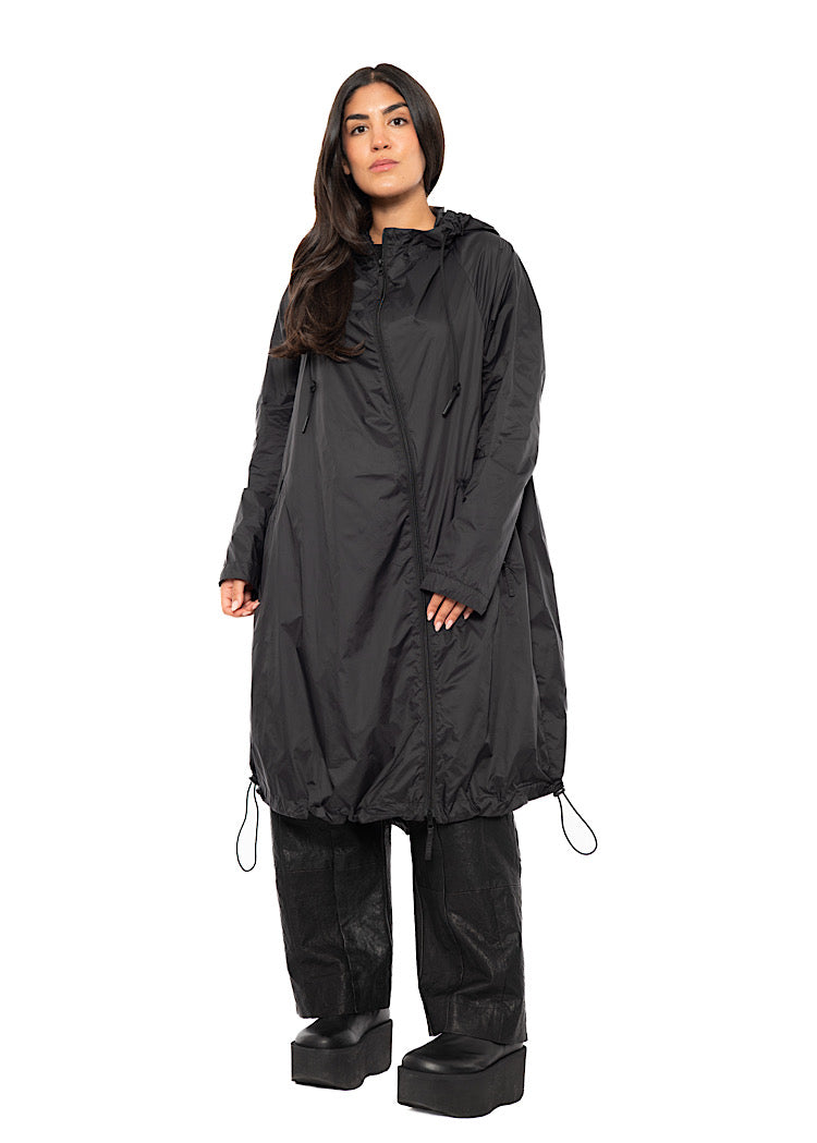 TECHNICAL RAIN COAT