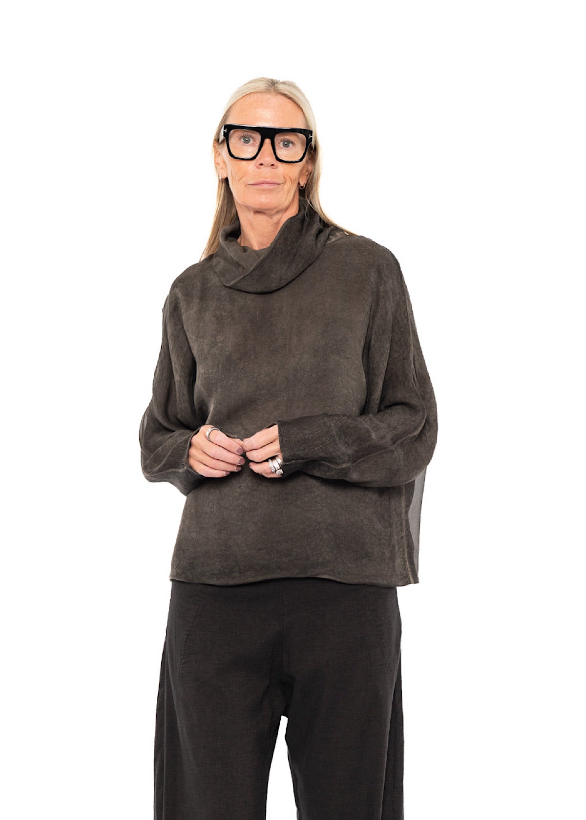 RELAXED HIGH NECKLINE TOP