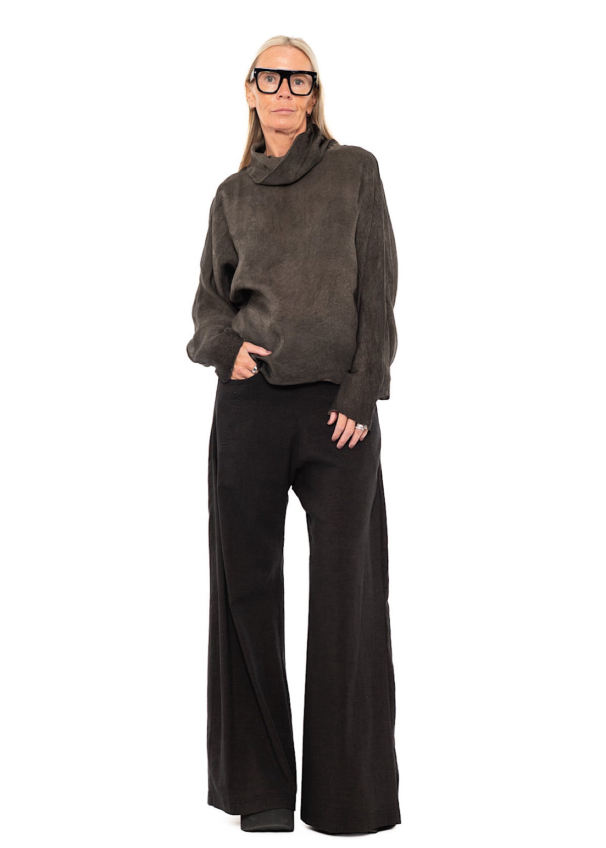 RELAXED HIGH NECKLINE TOP