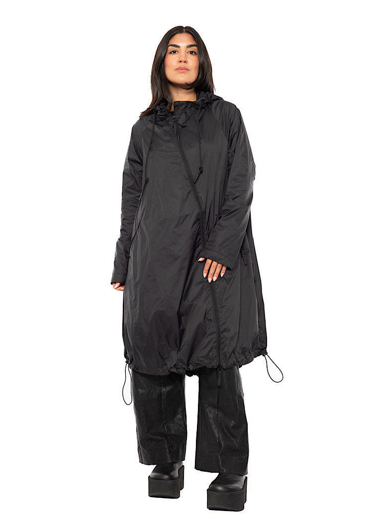 TECHNICAL RAIN COAT