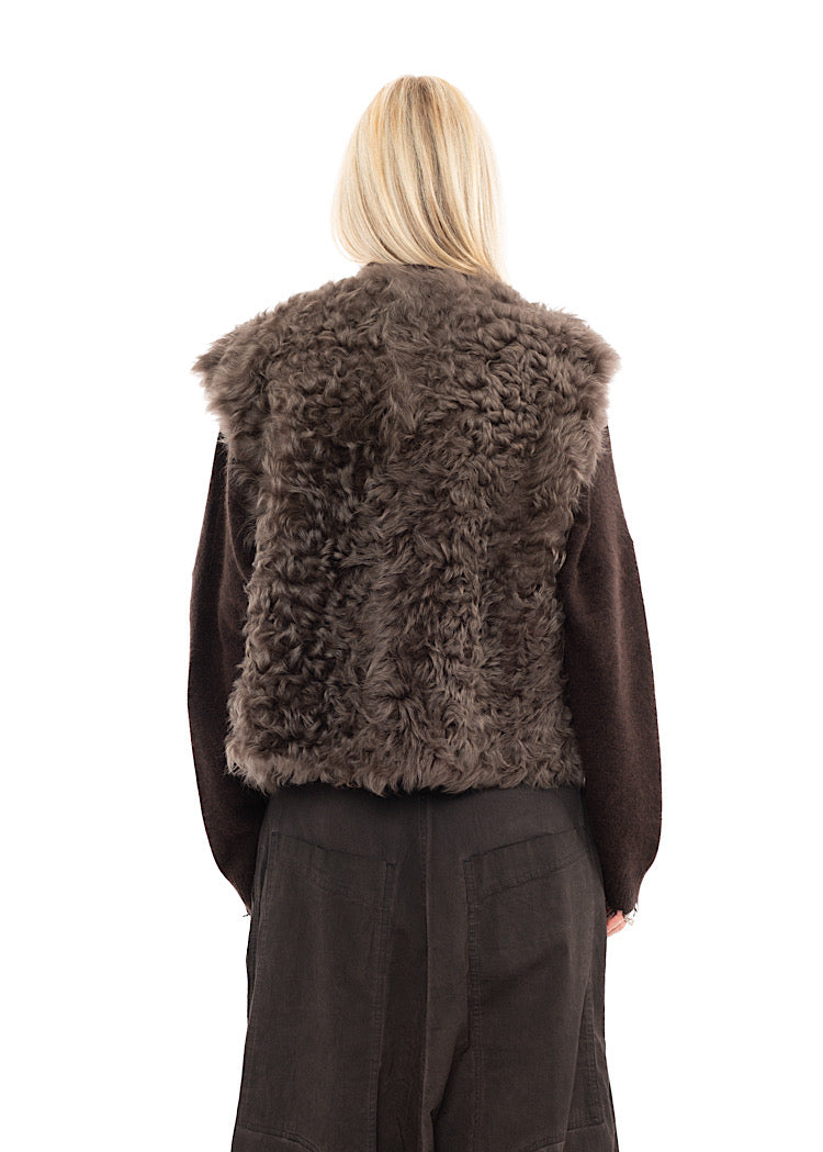DOM GOOR CURLY SHORT GILET