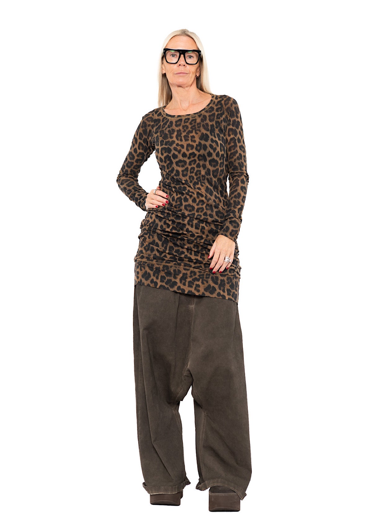 FITTED LEOPARD PRINT LONGLINE T-SHIRT