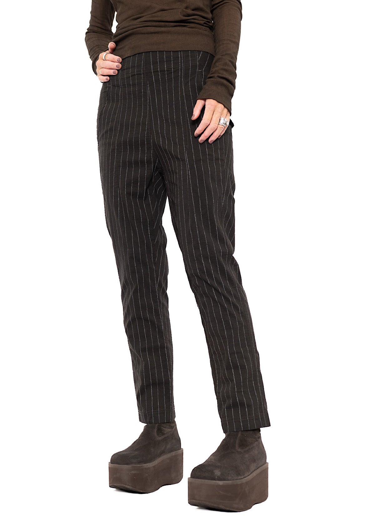 TAPERED PINSTRIPE STRETCH TROUSER