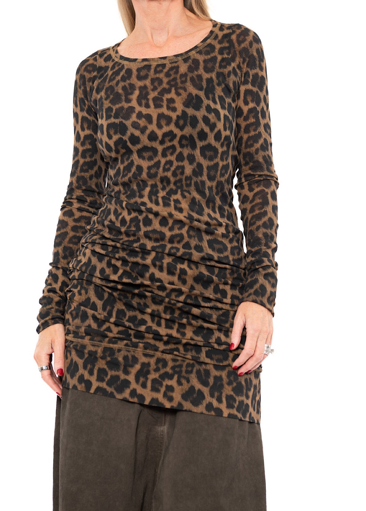 FITTED LEOPARD PRINT LONGLINE T-SHIRT