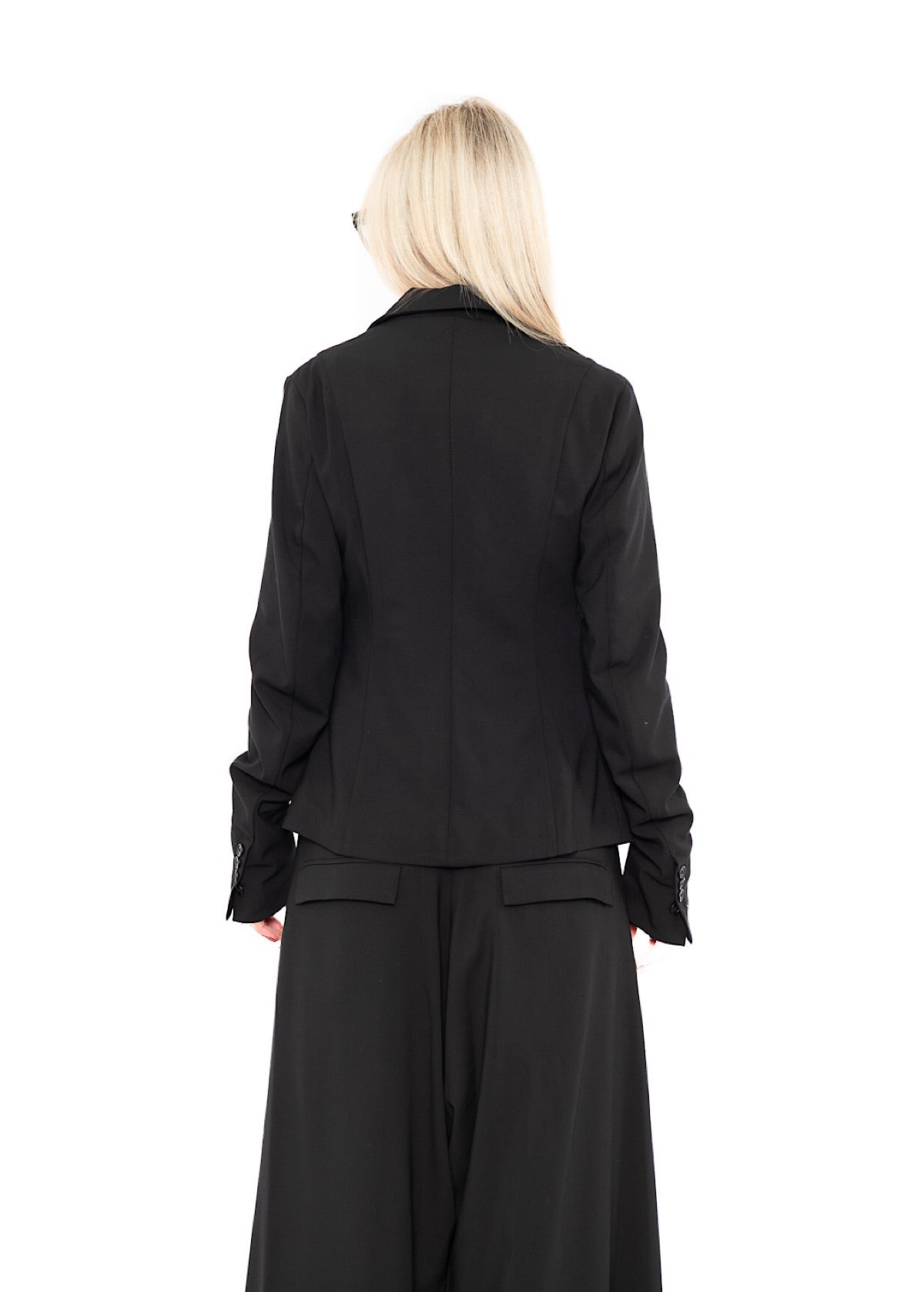 TAILORED WOOL BLAZER