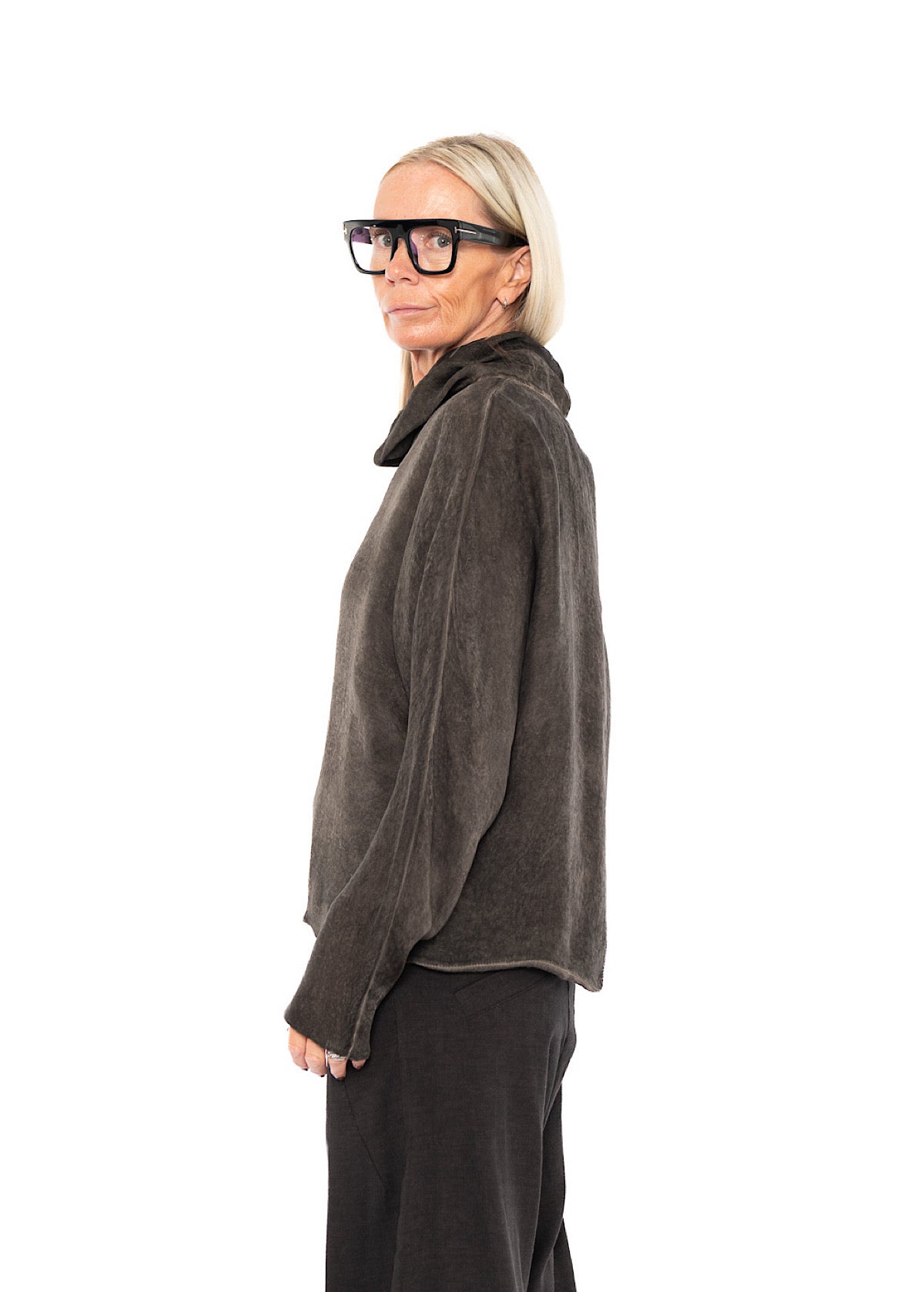 RELAXED HIGH NECKLINE TOP