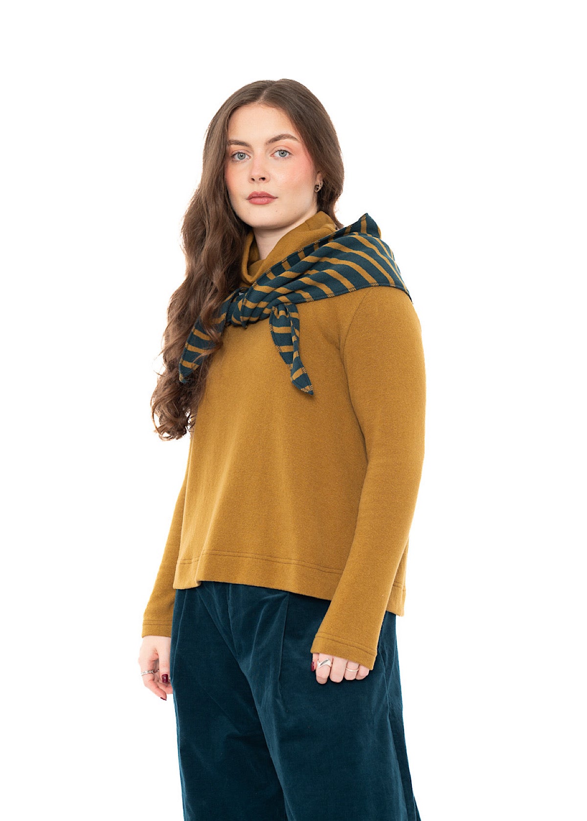 WIDE-STRIPE TRIANGLE TIPPY NECKERCHIEF