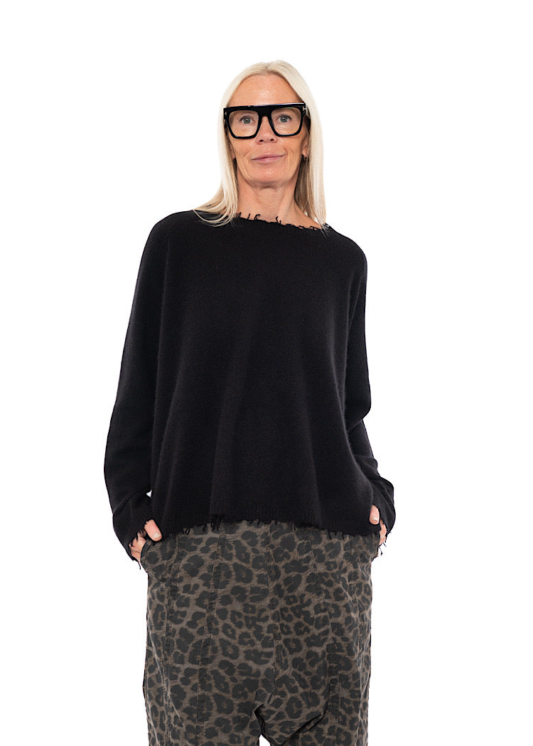 DISTRESSED MERINO RACCOON PULLOVER