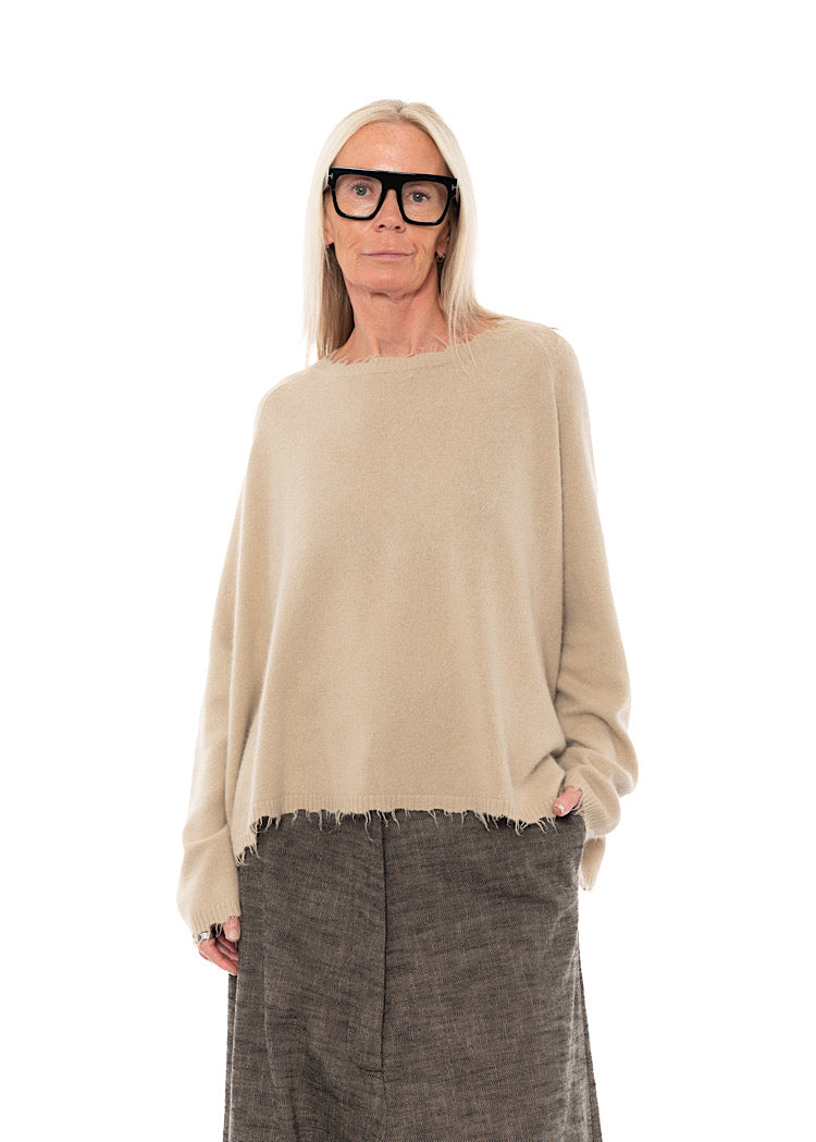 DISTRESSED MERINO RACCOON PULLOVER